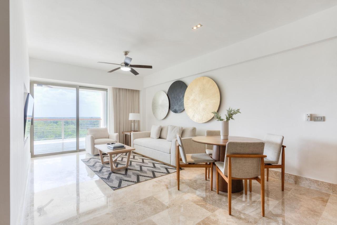 Luxury 2-Bedroom Apartment with Beach Club Access - 2