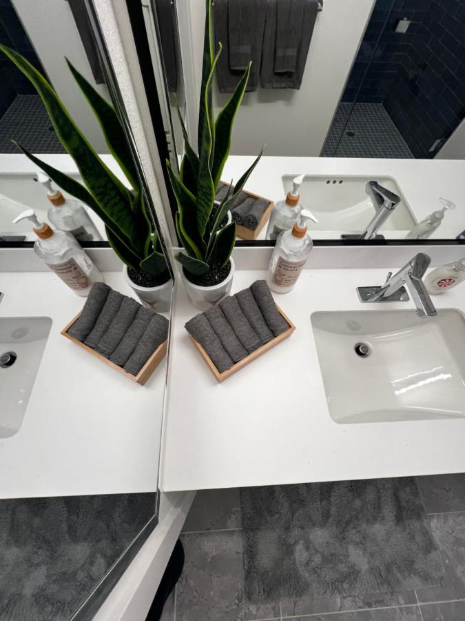 Heart of Hollywood-Walk of Fame 1bd Studio with View -Free parking, balcony, wifi, rooftop, gym, upscale amenities - 3