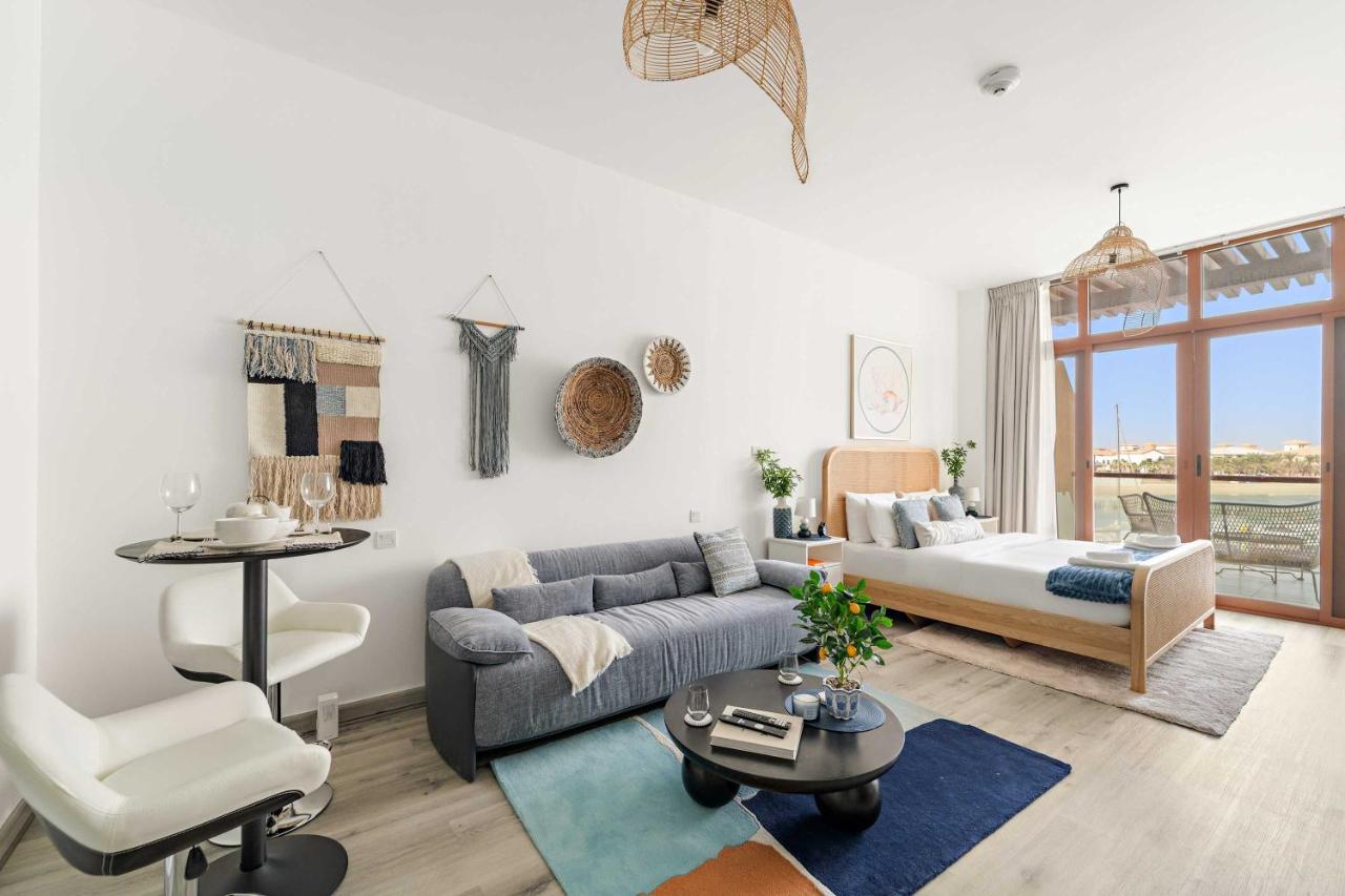 Silkhaus Vacation Homes Sea View Studio in Palm Jumeirah - 3