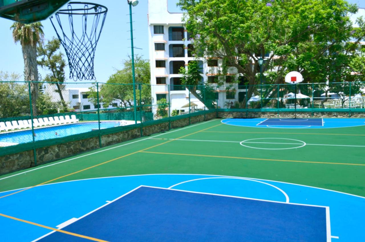 Tennis court: Hotel Coral Cuernavaca Resort & Spa