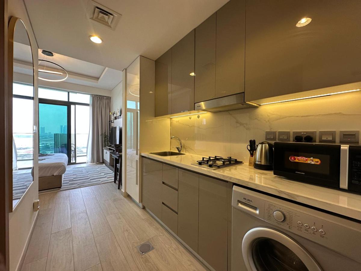 Yogi - Studio with Creek Views in Al Jaddaf & Pool - 5