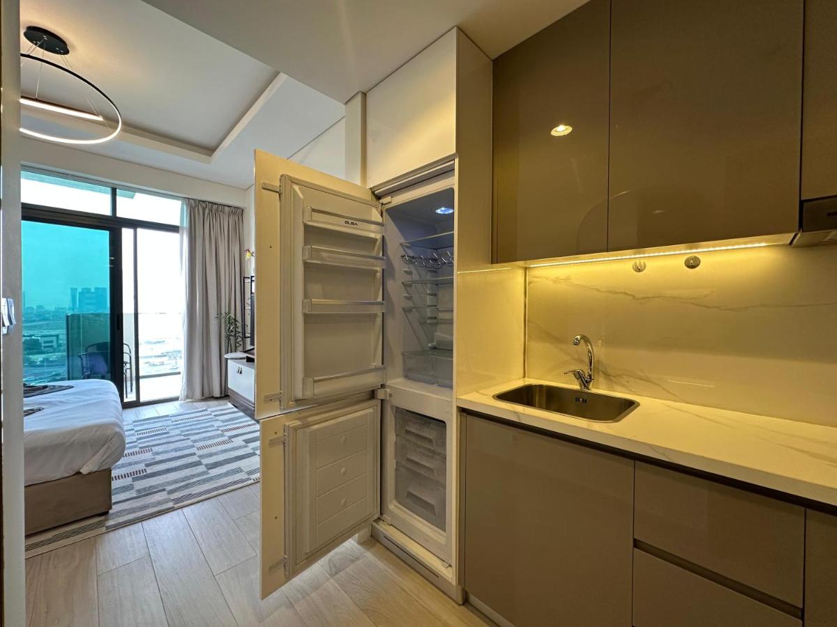 Yogi - Studio with Creek Views in Al Jaddaf & Pool - 3