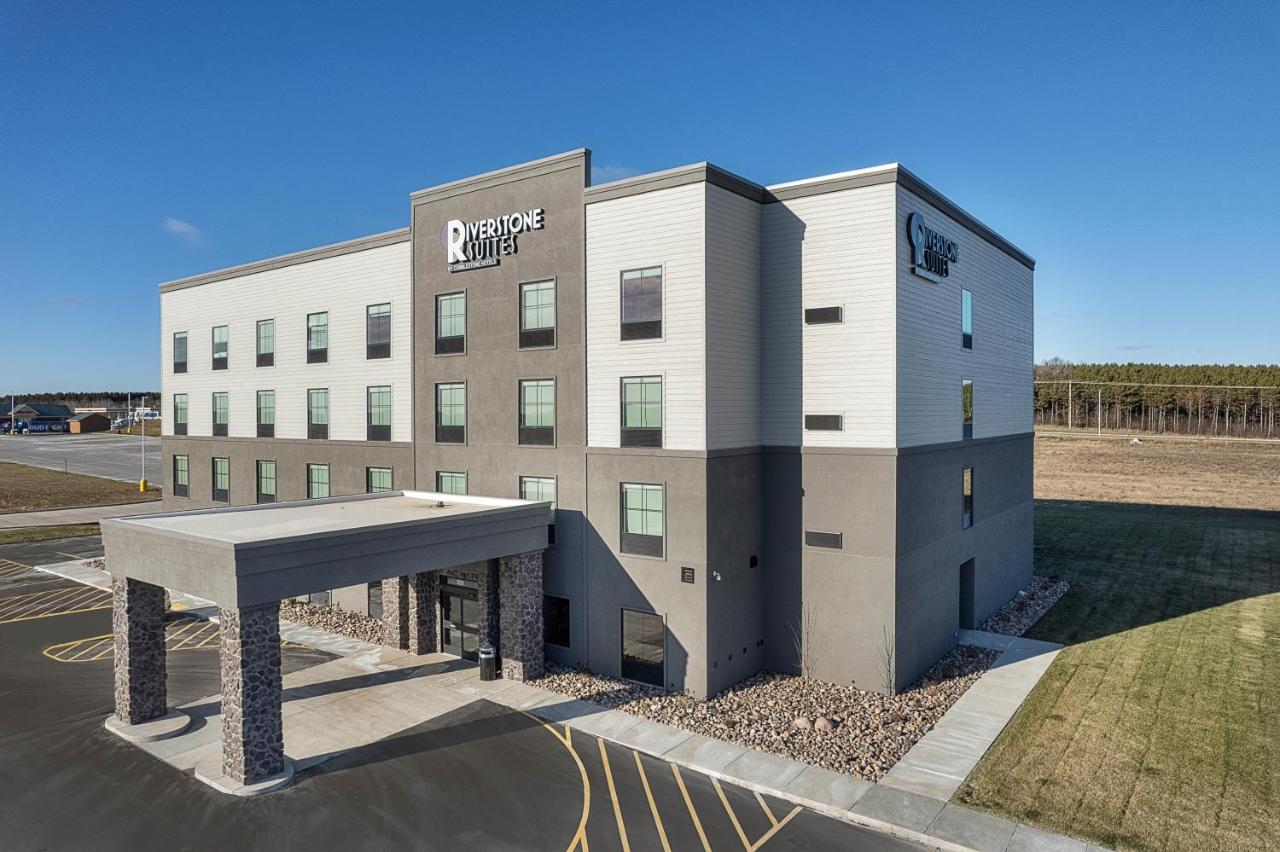Image: Riverstone Suites by Cobblestone Hotels - Chippewa Falls