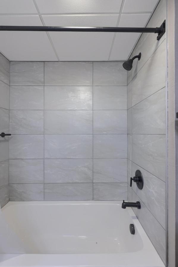 Lititz Inn & Suites — photo 23