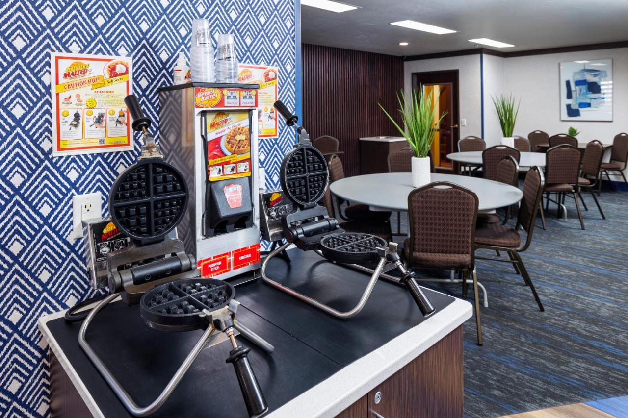 Hotel J Green Bay — photo 13