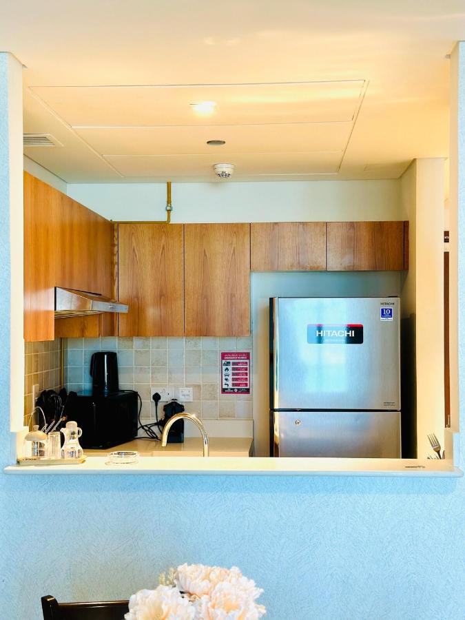 Guest Favorite 1 BHK Calm Spacious Reem Island - 3