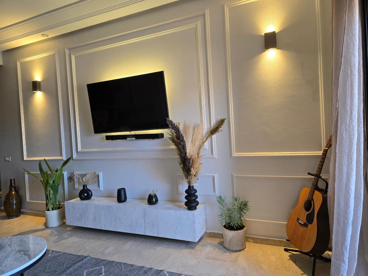 Bagatelle House 2 - 3