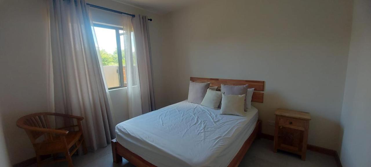 Luxury 3-Bedroom Apartment Flic en Flac - 2