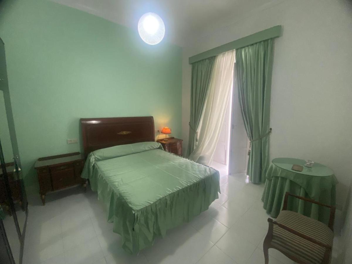 Preciosas habitaciones dobles con aire acondicionado y terraza en zona Capuchinos cerca del centro de Málaga - 2