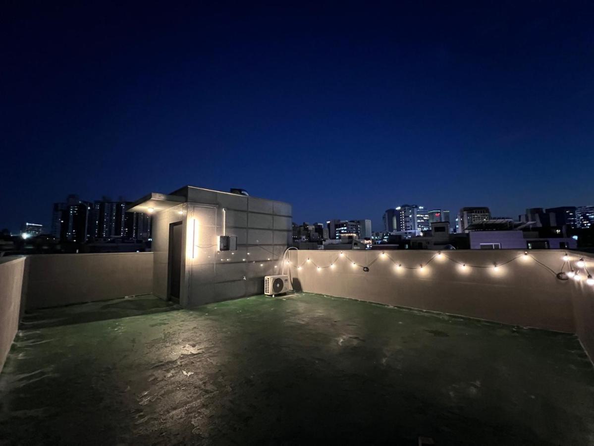 Hongdae Craft 401 with Terrace - 5