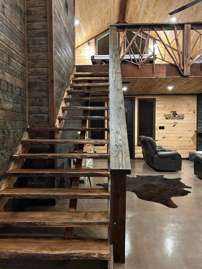 Knotty Pine Cabins & Apartments & Wild West RV Park — photo 11