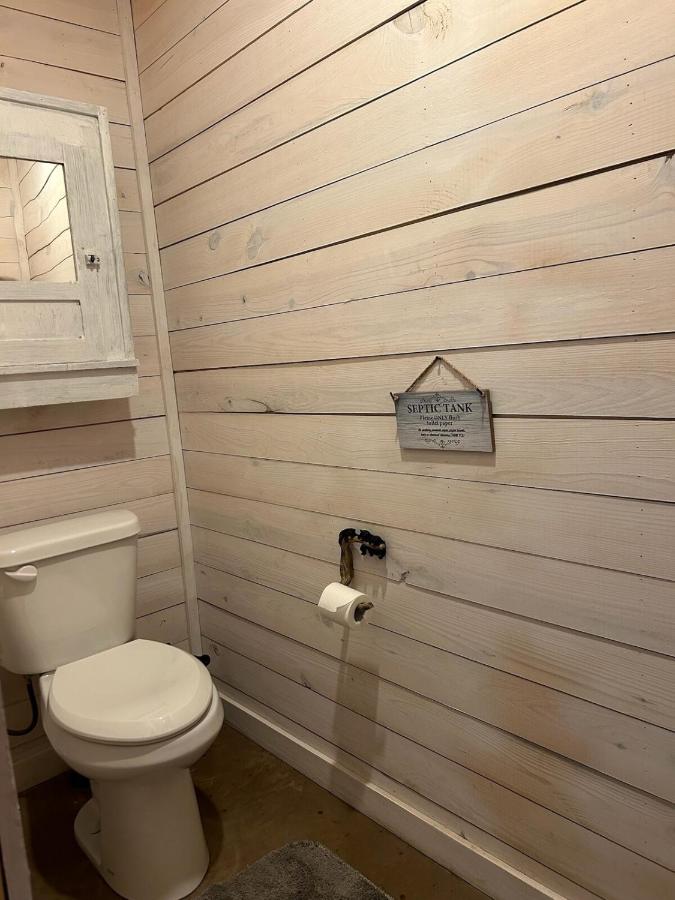 Knotty Pine Cabins & Apartments & Wild West RV Park — photo 12