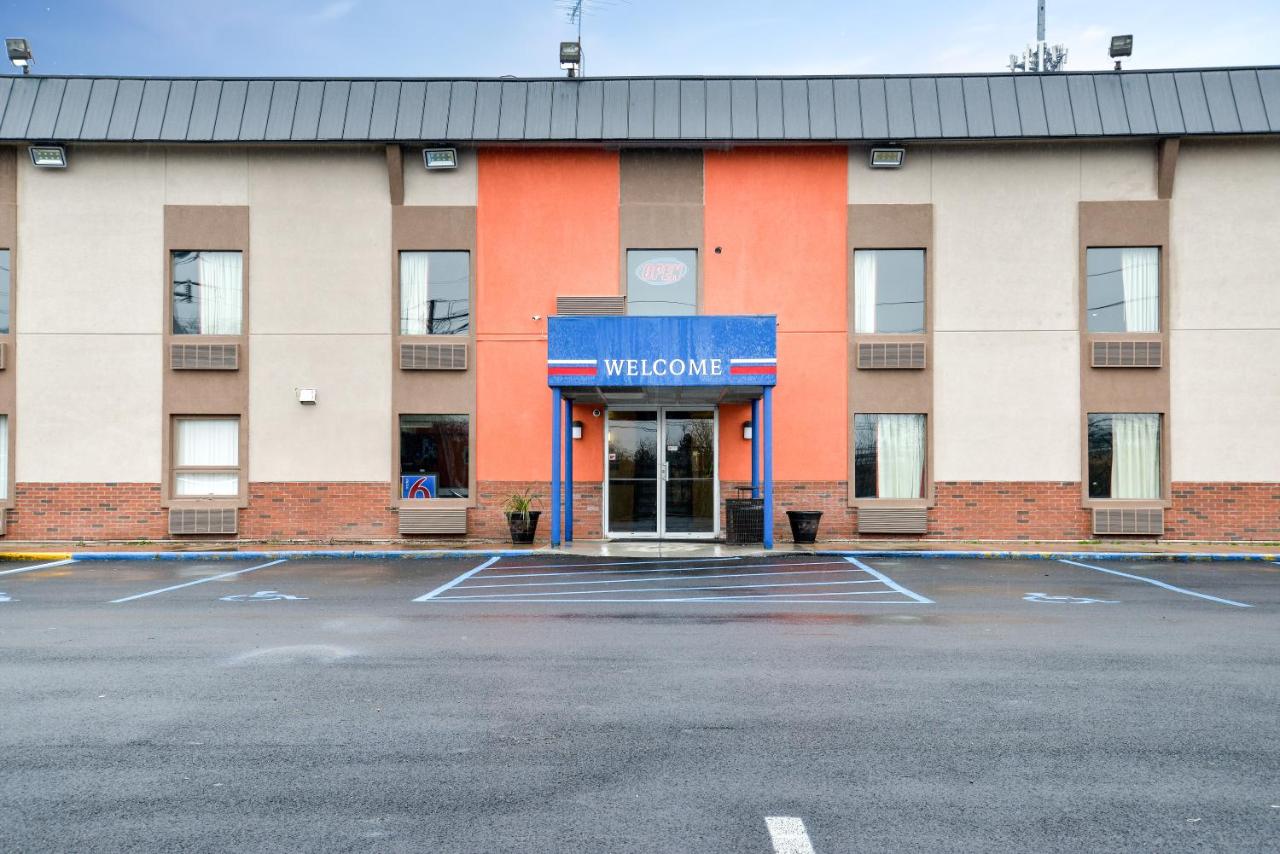 Image: Motel 6-Toledo, OH
