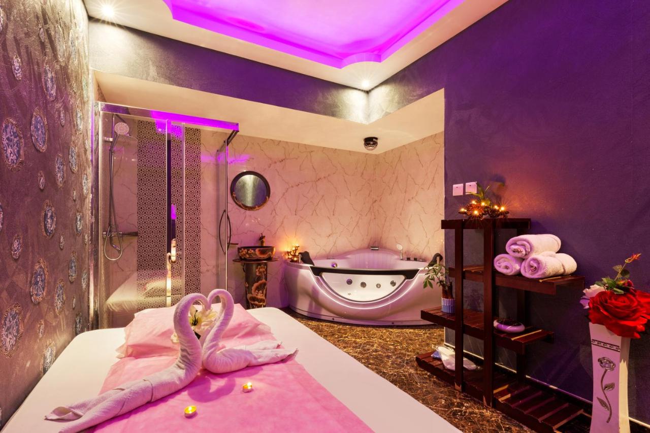 Royal Continental Suites Business Bay - Deluxe Apartments - 3