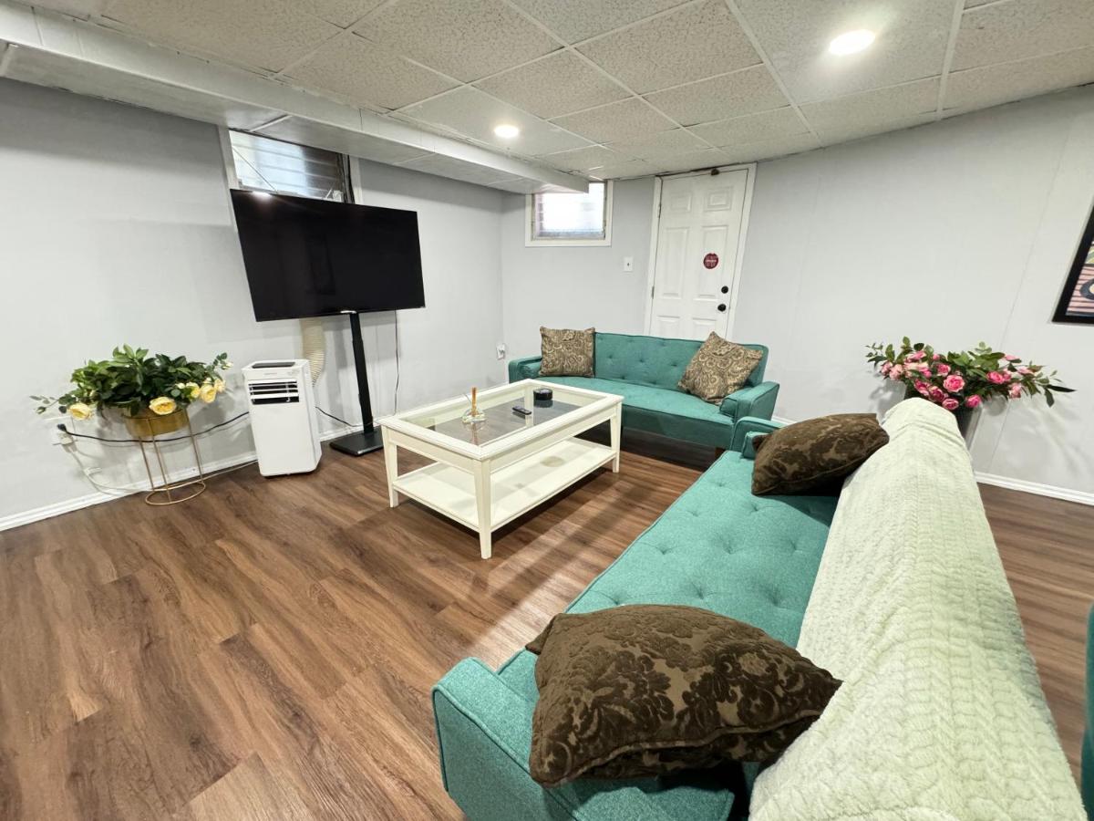 Cozy 1 bedroom close to NYC with private bar