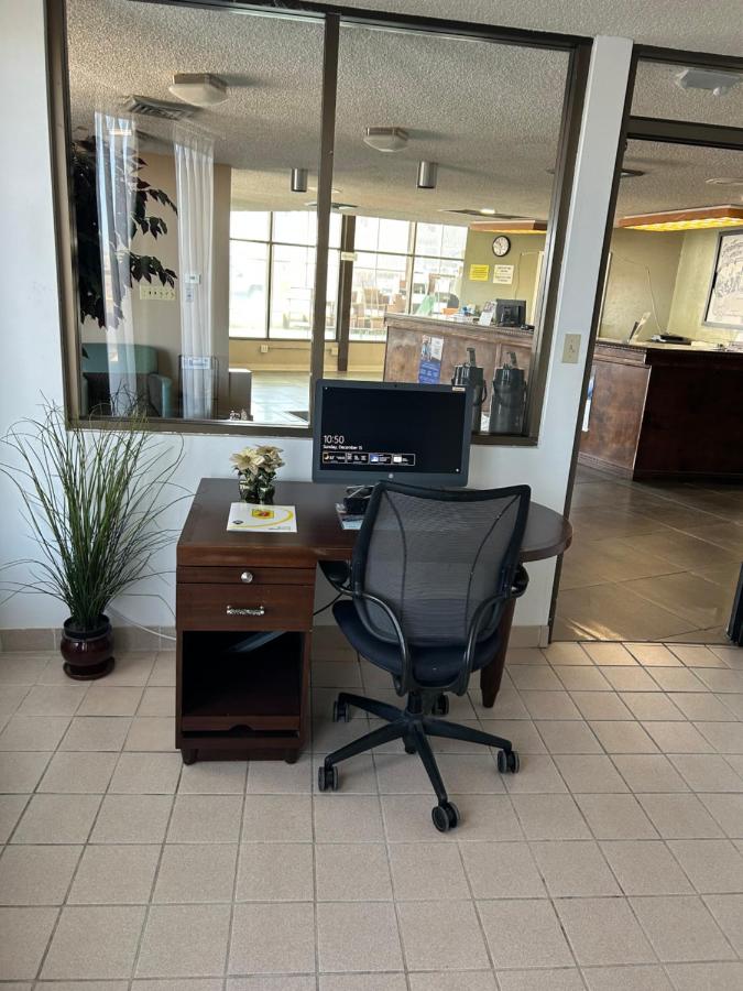 Budget Inn — photo 10