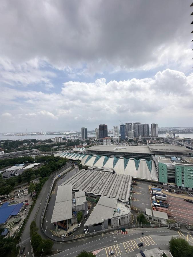 TriTower 2R2B City View Near CIQ - 5 pax - 5