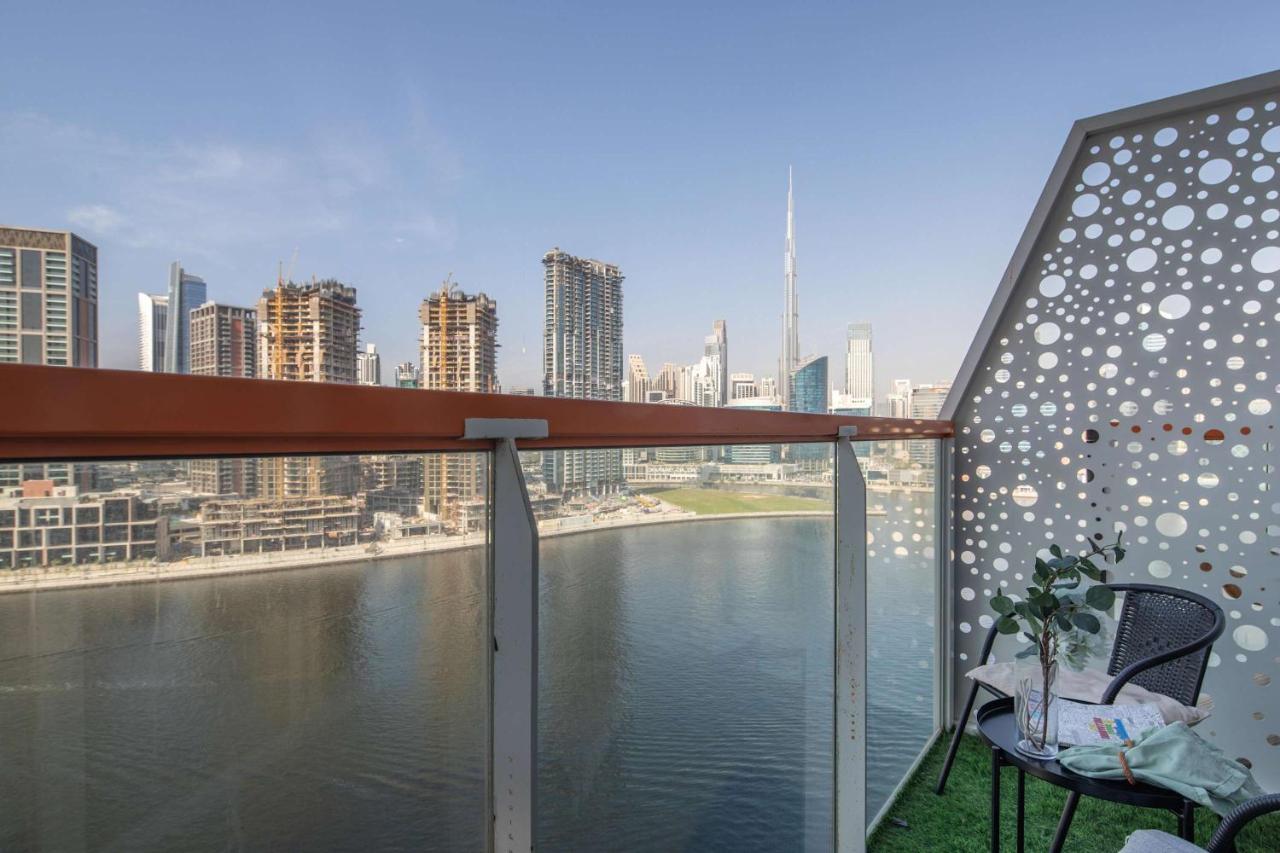 Frank Porter - Millennium Binghatti Residences - 2