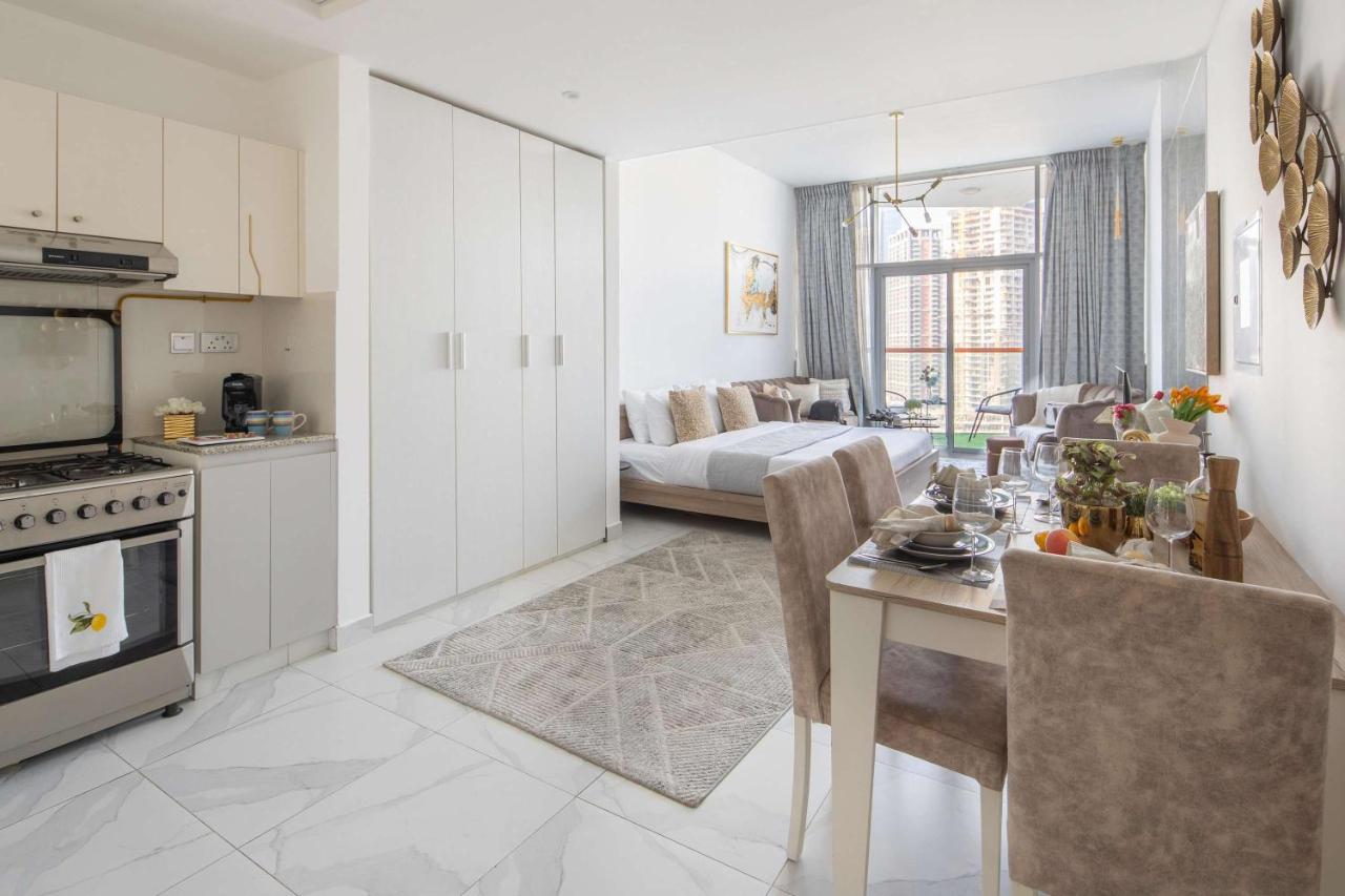 Frank Porter - Millennium Binghatti Residences - 4