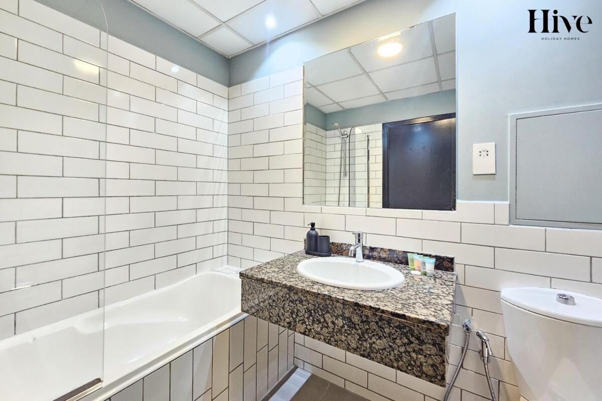 Spacious 2 Bed Apartment in Shams 4 JBR - 3