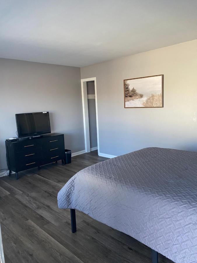 Image: By The Way Motel Columbia