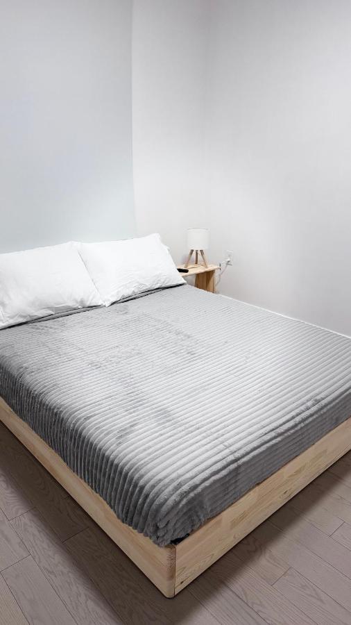 Beautiful Bedroom with Attached Bathroom, 15 minutes from NYC - 2