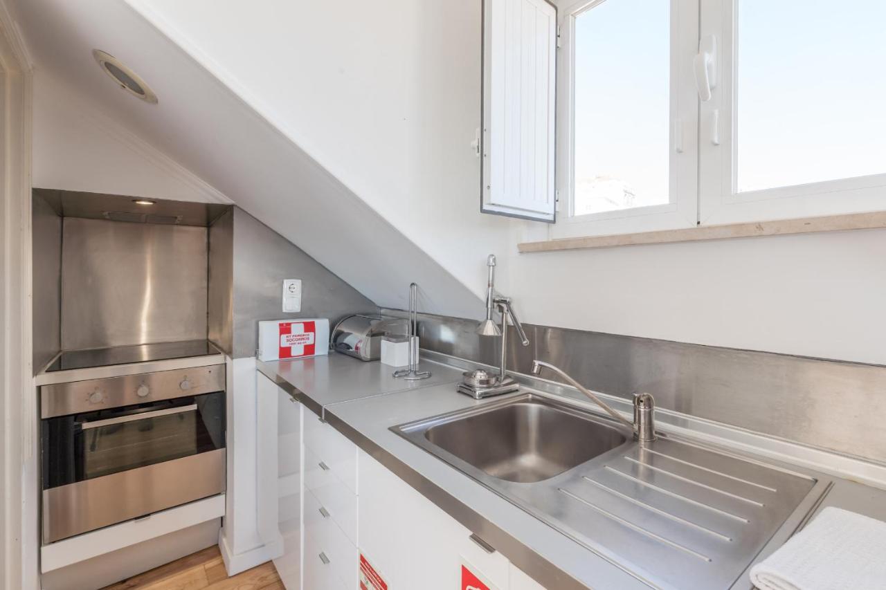 Bright Studio Apartment in Alfama, Lisbon, Historic Heart & Great Views - TTL99 - 2