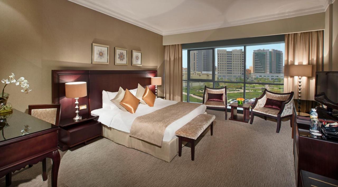 City Seasons Hotel Dubai photo