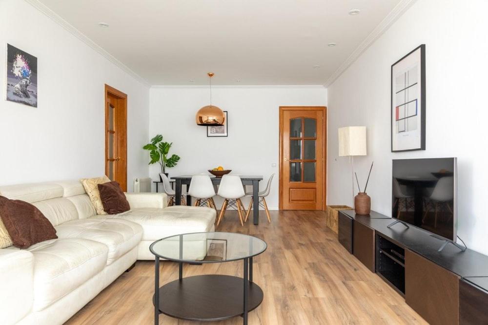 Sagrada Familia views, big and bright apartment - 5