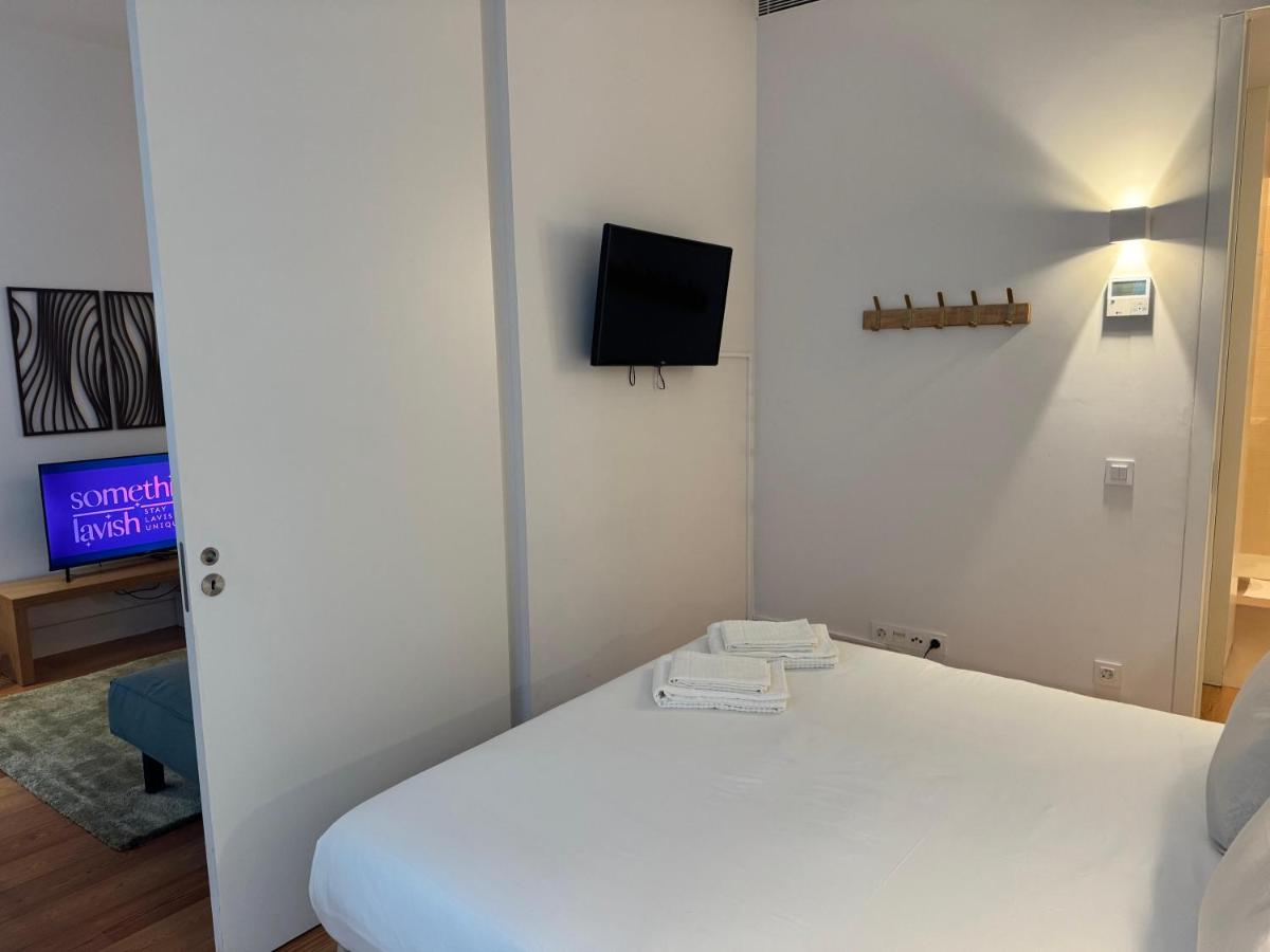 The Crucifixo Collection Serene 2D - 3