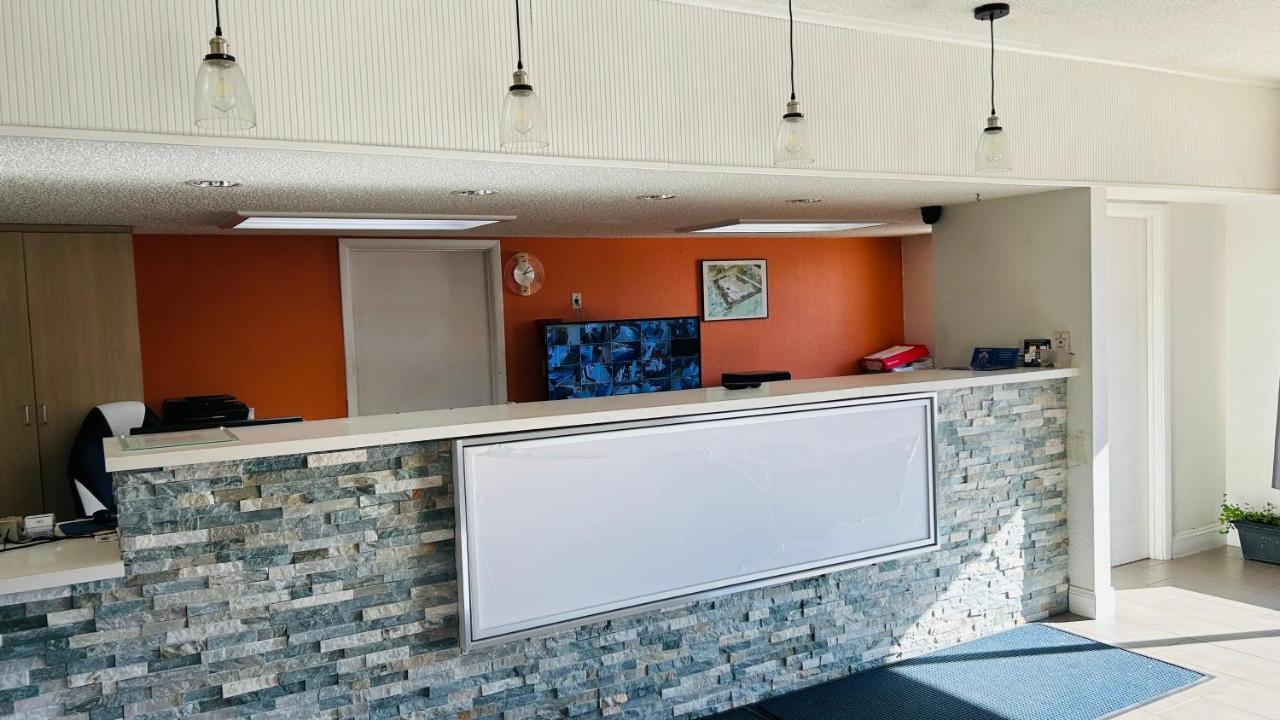 Super 7 Inn Tupelo — photo 10