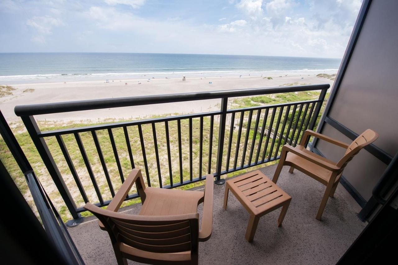 Beach: Shell Island Resort - All Oceanfront Suites