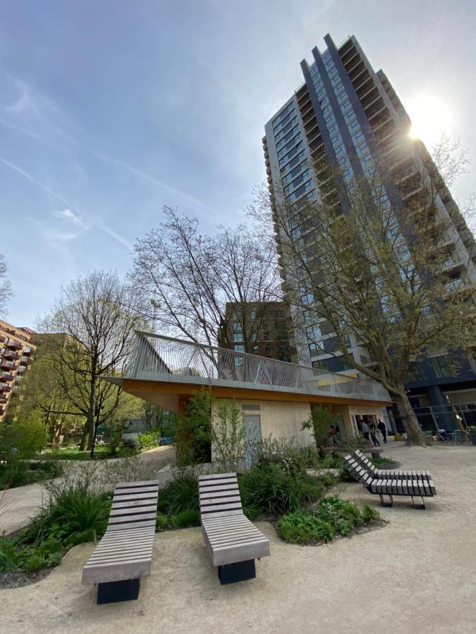 Premium studio flat in Zone 1 - 5