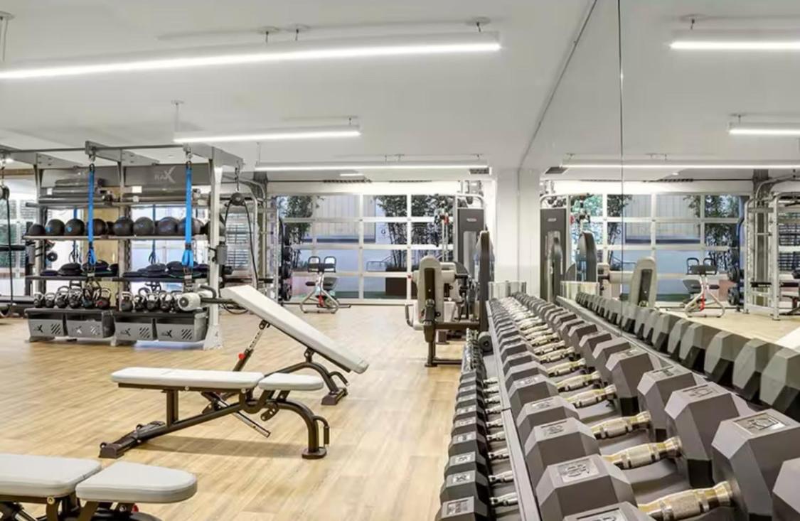 Heart of Hollywood-Walk of Fame 1bd Studio with View -Free parking, balcony, wifi, rooftop, gym, upscale amenities - 5