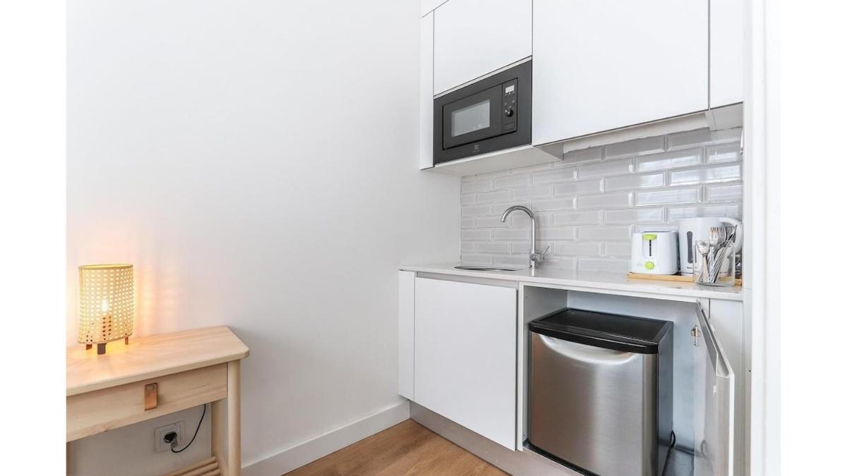 Principe Real Cozy Bright Studio Apt with AC - 4