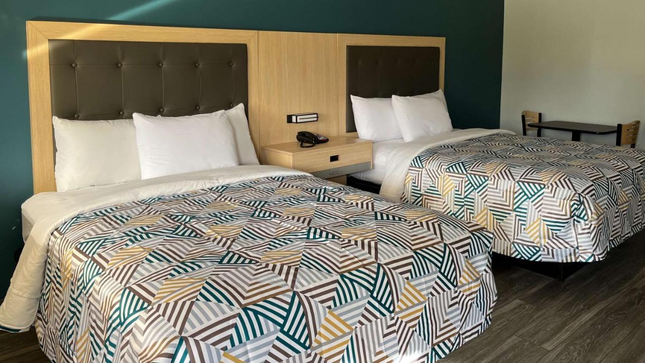 Colonade Motel — photo 15