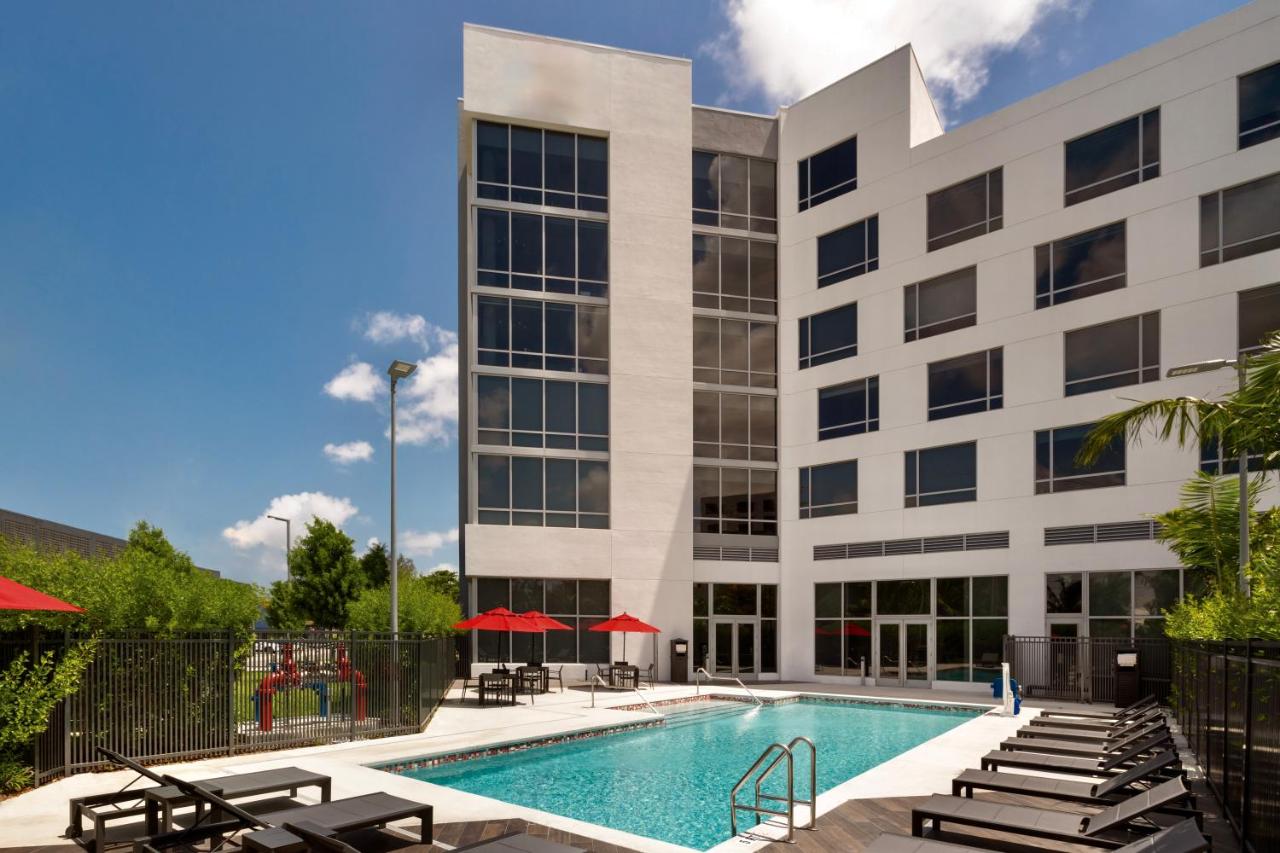 Kompose Boutique Miami Airport - 2