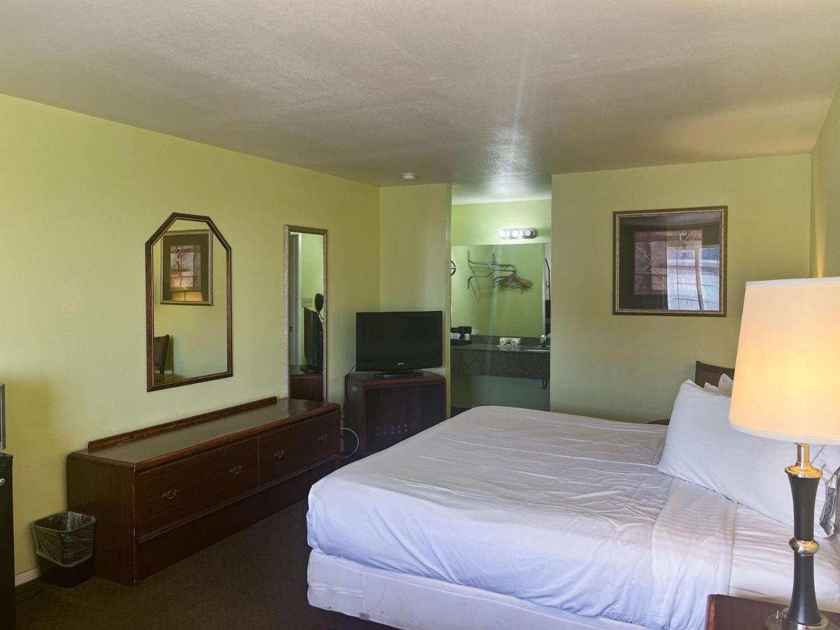 Lasso Motel — photo 14