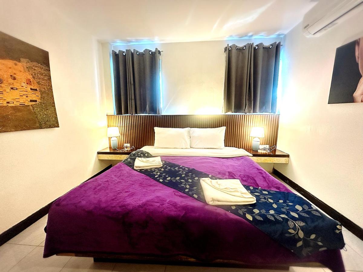 The Shades Hotel 50 meter Beach Front - 3