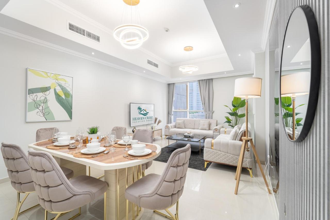 Heaven Crest Vacation Homes Downtown - 3 Bedroom Suites 2 minute walk to Dubai Mall and Burj Khalifa - 5