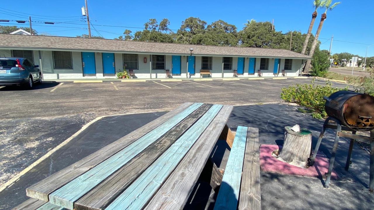 Schooner Motel — photo 11
