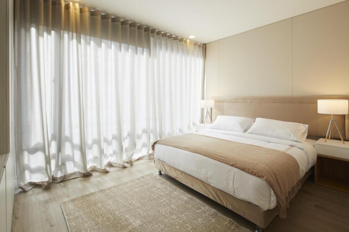 Luxury Living Across from El Virrey Park 301 - 5