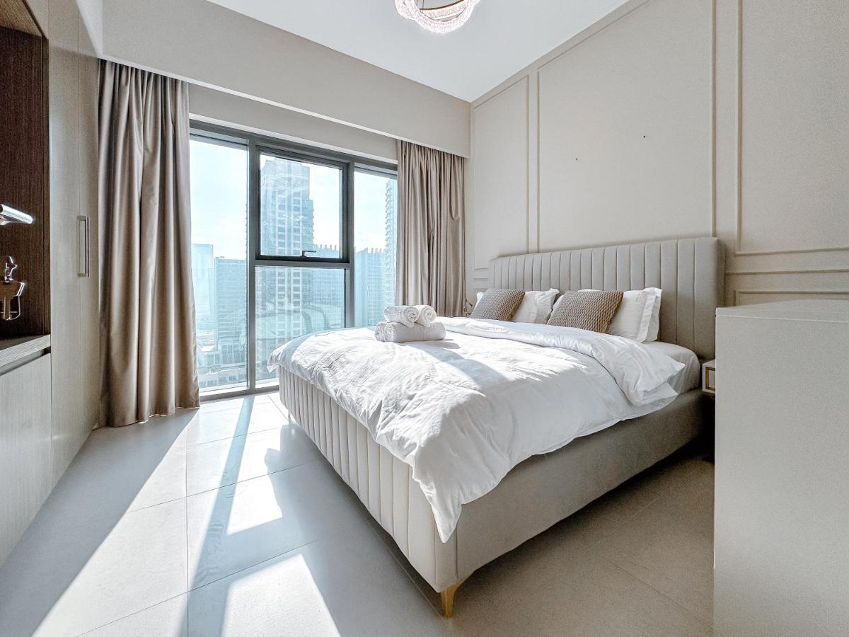 Amazing 1 Bedroom in Burj Royale Downtown - 2