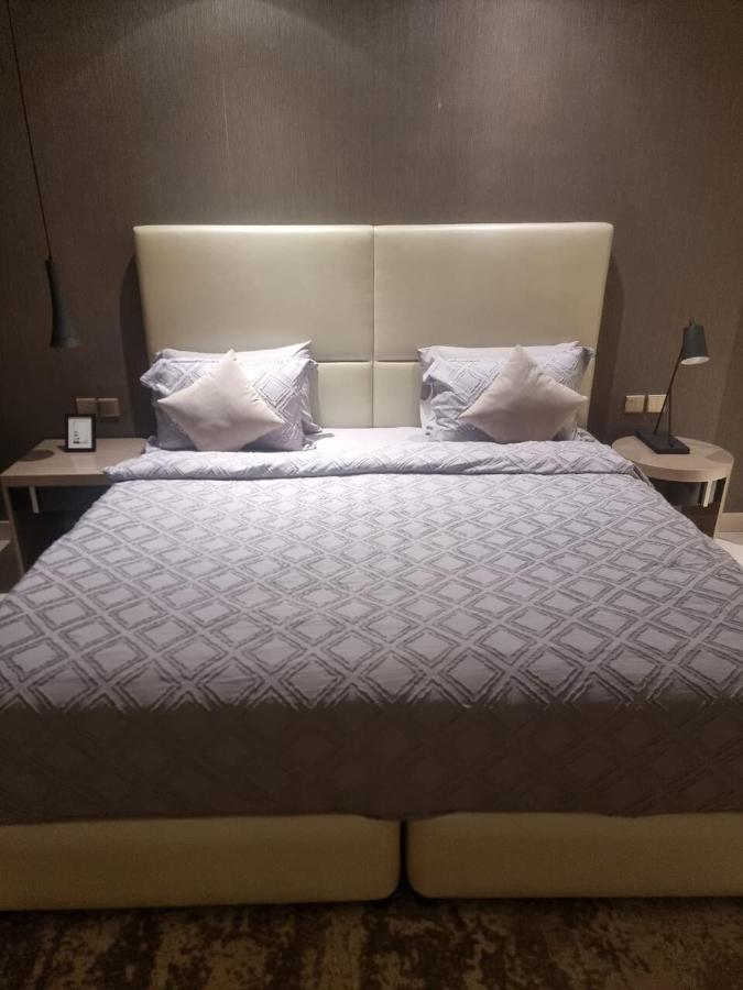 1 Bedroom Tower D Paramount Apt - 2