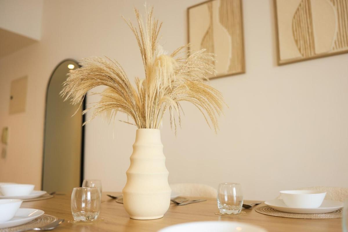 Cozy Dubai Eye & Sunset Views - JBR Beachfront - Gym & Pool - Free Parking - 3