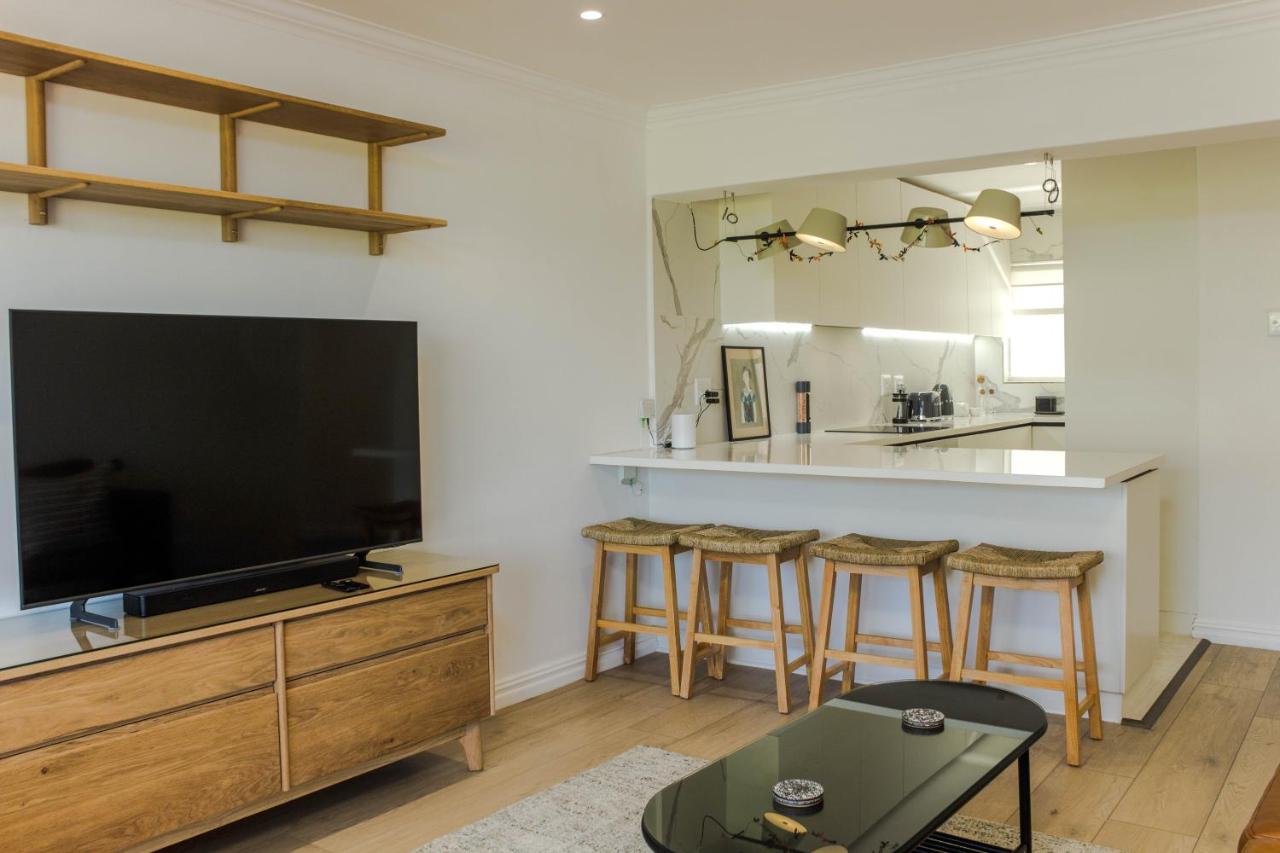 Mouille Point Apartments - 3