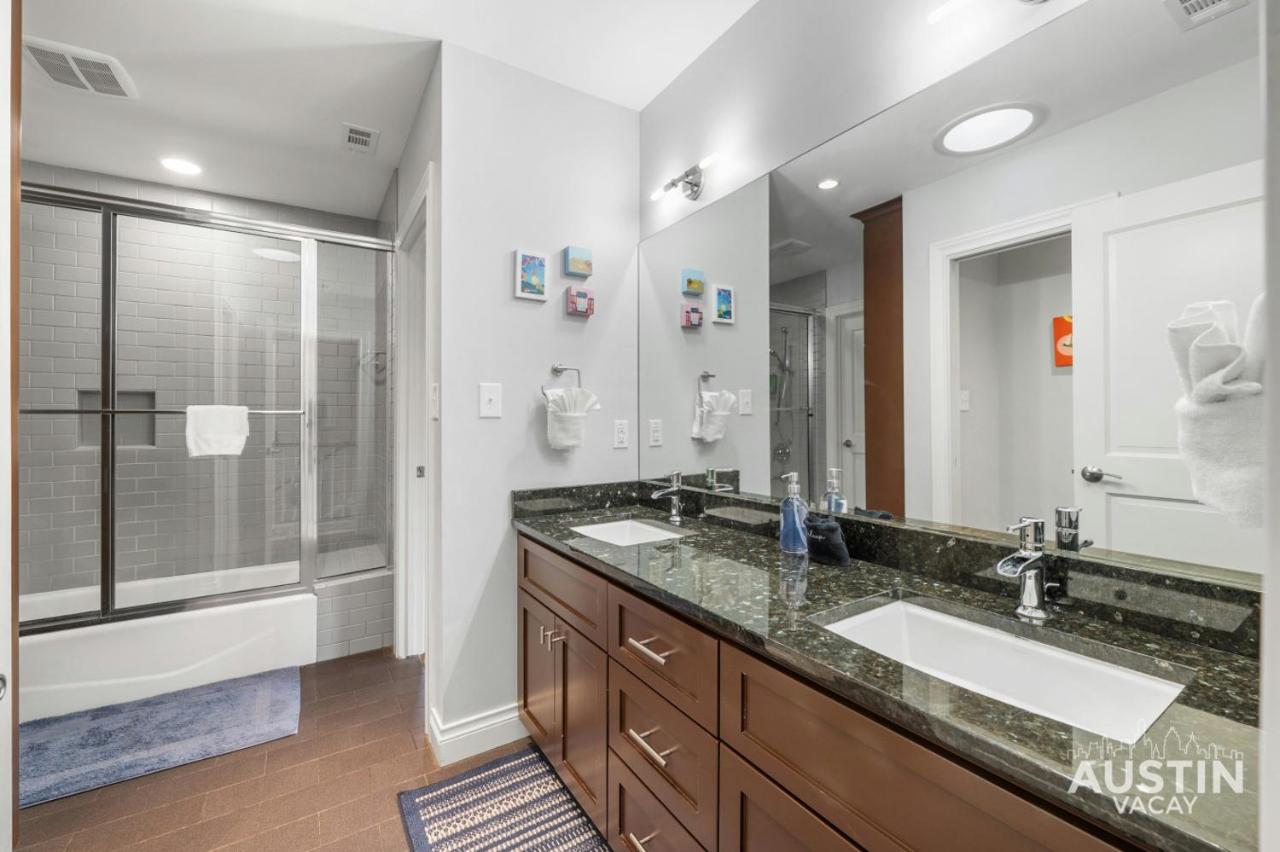 Near UT Pet Friendly w Parking 3BR 2.5BA in Walkable Area By Austin Vacay - 5