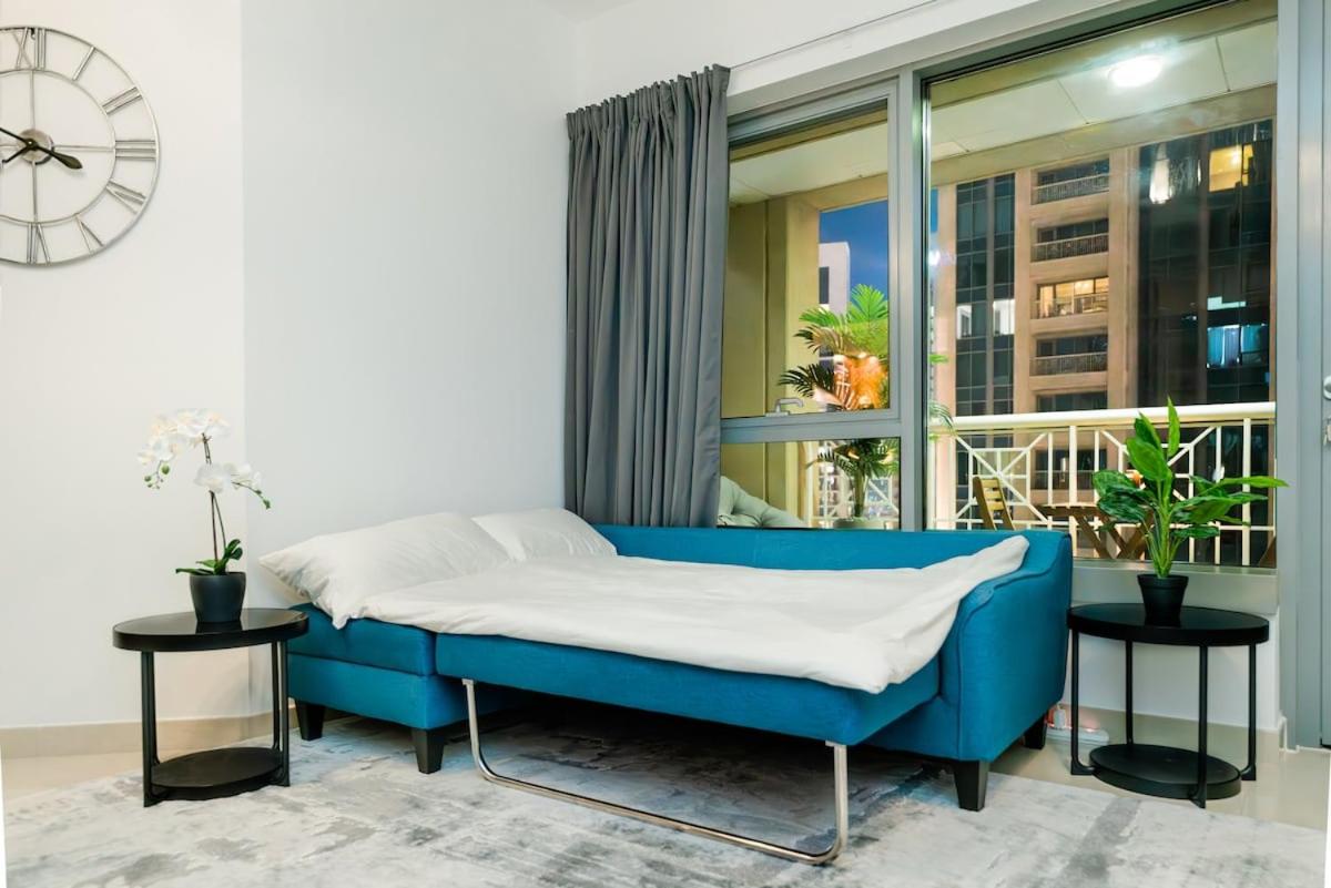 King 1BR Apartment With Burj Khalifa & Fountain View - 2