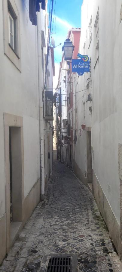 Fado at your feet by Uppeground - 2