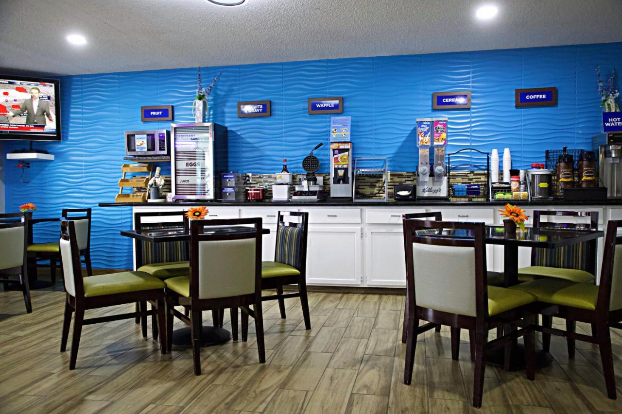 Express Inn Parsons — photo 10